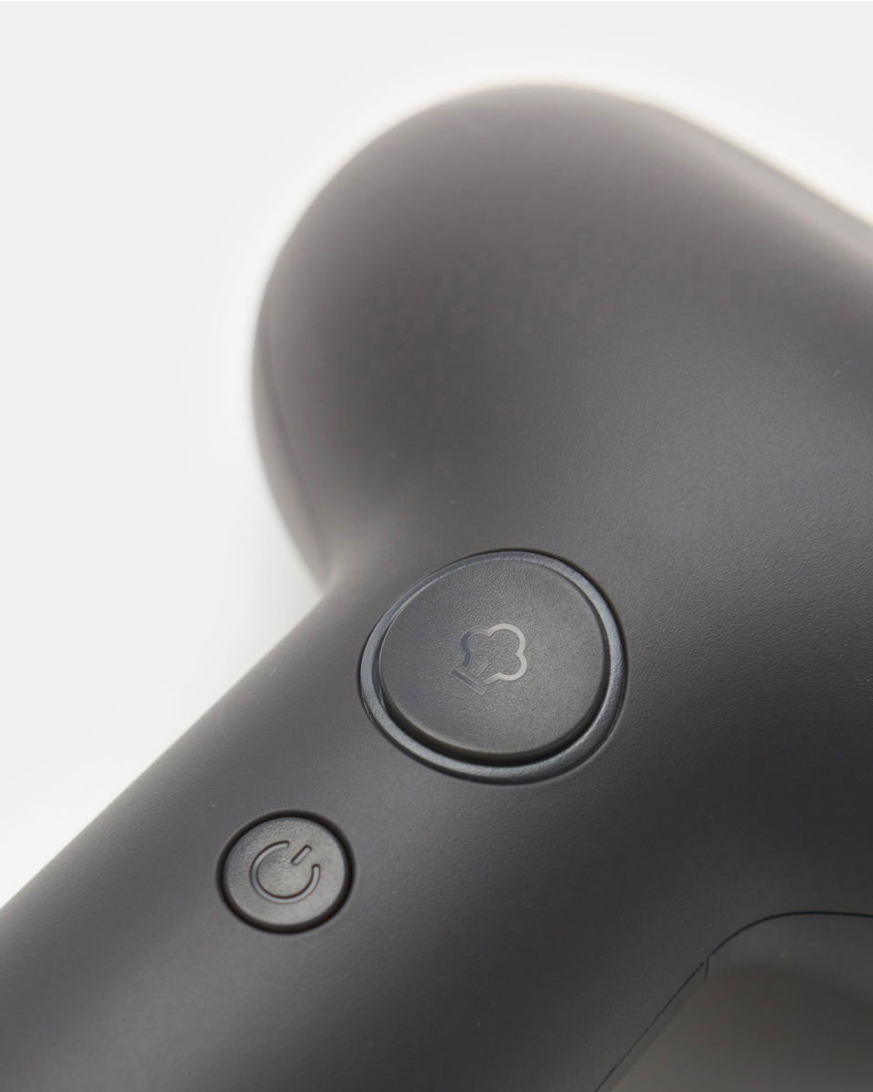 Detailansicht eines schwarzen Steamers