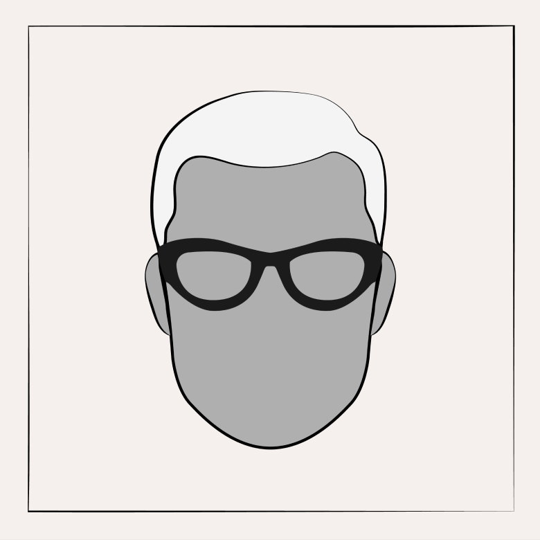 Männliches Ovalgesicht mit kurzen Haaren und schwarzer, markanter Brillenfassung, frontal dargestellt auf hellem Hintergrund.