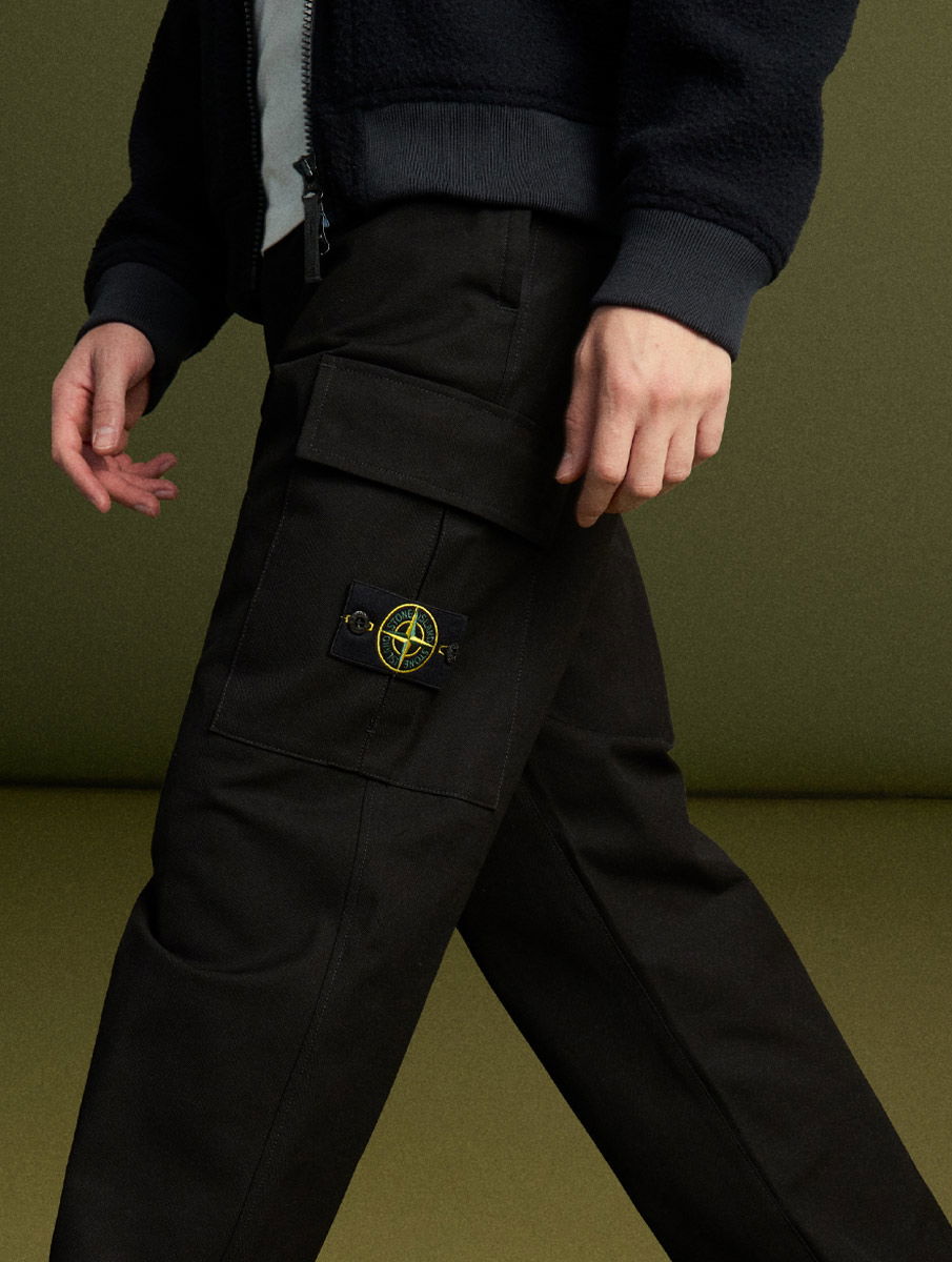 So kombinieren Sie Cargohosen für Herren