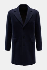 Front view of the Manzoni 24 Kurzmantel navy, a slim fit short coat made from a soft mix of cashmere and wool with a three-button closure and classic details. Mit seiner Expertise für High-end-Wolle ist LORO PIANA der perfekte Kooperationspartner für das 