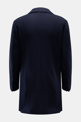 Manzoni 24 Kurzmantel navy shown from the back, slim fit short coat in a lightweight cashmere and wool mix by LORO PIANA with soft touch, three-button closure, notch lapel, classic breast pocket, flap pockets, buttoned cuffs, rear side vents, two inner po