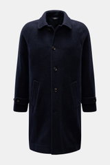 Vorderansicht des Circolo 1901 Mantels navy aus Schurwolle und Cashmere, Regular Fit, mit Umlegekragen, fünf Knöpfen und schrägen Leistentaschen.