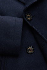 Close-up front view of the Sealup Pea coat 'Amalfi Peacoat' navy showing double-breasted buttons and soft pure wool fabric.

<p>A nautical classic from traditional label SEALUP: The elegant 'Amalfi Peacoat' pea coat impresses with its soft, pure wool fabr