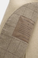 Jacob Cohen Mantel sand/taupe kariert, Nahaufnahme von Innenfutter mit klassischem Karomuster, Mix aus Schurwolle und Cashmere, weicher Griff.