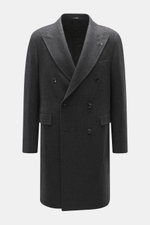 Front view of Tagliatore Wool coat dark grey/anthracite checked, double-breasted with peaked lapel, pure wool, Glen check, soft feel, slim fit.

Description: Classic elegance from TAGLIATORE: Made from pure wool in a timeless Glen check pattern, this coat