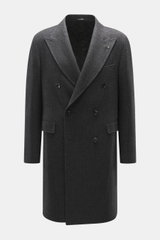Front view of Tagliatore Wool coat dark grey/anthracite checked, double-breasted with peaked lapel, pure wool, Glen check, soft feel, slim fit.

Description: Classic elegance from TAGLIATORE: Made from pure wool in a timeless Glen check pattern, this coat
