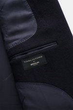 Close-up inside view of the Tagliatore Cashmere Coat navy showing smooth lining, welted chest pocket, and label for winter elegance.

Description: <p>Winter elegance with Italian sophistication: The wool coat by TAGLIATORE is a stylish companion for sophi