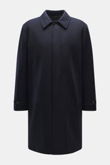 Brioni Cashmere Mantel navy, klassischer Regular Fit Wollmantel mit Umlegekragen, Vier-Knopf-Leiste, schrägen Taschen, gestepptem Futter, frontal fotografiert.