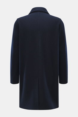 Back view of Lunaria Cashmere Cashmere short coat navy in pure cashmere, regular fit, notched collar, center back vent, unlined.

Description: <p>Timeless elegance, masterfully staged: The exclusive short coat from LUNARIA CASHMERE combines a clear, noble