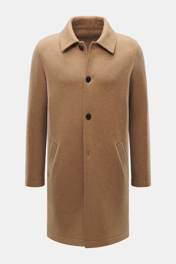 Lunaria Cashmere Cashmere short coat light brown shown from the front, featuring a notched collar, four-button style, flap front pockets, regular fit, unlined, with one inner pocket and center back vent, made of pure, very soft cashmere.