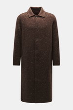 Front view of Percival Coat 'Minnesota' brown/white melange, made of wool, microfiber, cotton blend, twill with slubs, regular fit, five-button placket, turn-down collar, chest and side seam pockets, adjustable waist tabs, unconstructed design.