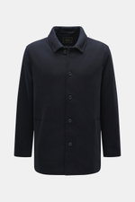Percival Jacke navy, frontal aus mittlerer Distanz, Slim Fit mit fünf-Knopf-Leiste, Umlegekragen, schräge Fronttaschen, Rückenmittelschlitz, Innentasche, Mix aus Wolle und Microfaser, geschmeidiger Futterstoff.