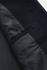 Nahaufnahme der Innenseite der Percival Jacke navy, Mix aus Wolle und Microfaser, Slim Fit, geschmeidiger Futterstoff, eine Innentasche sichtbar.