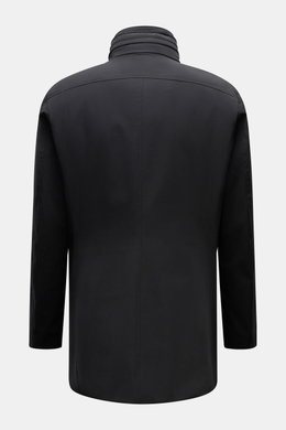 Moorer Kurzmantel 'Edgar' schwarz von hinten, Slim Fit, wasserabweisende Microfaser, Stehkragen mit Leder-Knopfriegel, Kapuze im Kragen.