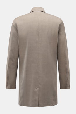 Rear view of UBR Rain coat 'Sky Fall Savile' taupe mottled, lightweight merino wool and microfibre blend, slim fit with centre back vent.

<p>The incredibly lightweight rain coat 'Sky Fall Savile' by UBR is made of smart merino wool and microfibre for eff