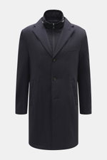 Corneliani Kurzmantel navy, frontal fotografiert, hochwertige Microfaser, elastische Qualität, weicher Griff, leichte Wattierung, wind- und wasserabweisend, Slim Fit, Drei-Knopf-Stil, fallendes Revers, herausnehmbare Double-Front mit Stehkragen, Kapuze im