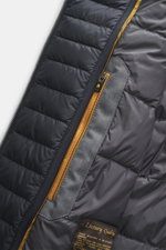 Close-up inside view of the Moorer Down short coat 'Redon' navy showing quilted lining, zipper, and label, highlighting high-quality microfiber, soft touch, water-repellent fabric, light down filling, removable double front, detachable hood with drawstrin