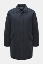 Front view of Stone Island Short Coat 'Micro Reps' navy made of high-quality microfiber with smooth touch, wind and water repellent, warm Primaloft filling, Slim Fit, two-way zipper, wind flap with buttons, turn-down collar, raglan sleeves, large front po