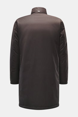 Herno Daunenmantel dunkelbraun von hinten fotografiert, wasserabweisend, Slim Fit, Stehkragen, Daunenfüllung, Microfaser-Viskose-Mix, zwei Innentaschen.