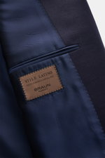 Close-up interior view of the Stile Latino Anzug 'Vincenzo' navy jacket, showcasing soft pure wool twill lining and label.