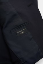Innenansicht des Tagliatore Anzugs 'Vesuvio' dark navy, schmal geschnitten, aus Schurwolle mit Seide, leichter Slim-Fit-Zweiteiler.