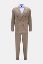 Santaniello Anzug grau aus reinem Leinen, Slim Fit, frontale Ansicht mit tailliertem Sakko, fallendem Revers und schmal zulaufender Hose.
