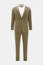 Santaniello Anzug oliv aus Baumwoll-Twill, Slim Fit, frontale Perspektive, tailliertes Sakko mit zwei Knöpfen und schmal zulaufende Hose.