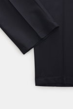 Close-up front view of the sleeves and fabric texture of the Boglioli Suit 'K. Jacket' dark navy, a lightweight, soft-touch virgin wool twill suit with slim fit.