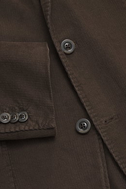 Close-up front view of the Boglioli Corduroy Suit 'K. Jacket' grey brown showing textured cotton blend fabric and branded buttons. Practical for the next business trip: With the casual yet elegant corduroy suit 'K. Jacket' by BOGLIOLI made from an elastic