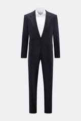 Front view of the Tom Ford Anzug 'Shelton' navy, a slim fit, two-button pure wool suit with flap pockets and side adjusters on the pants.