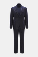 Frontalaufnahme des Tagliatore Anzugs 'Vesuvio' navy gestreift mit tailliertem Slim-Fit-Sakko aus Super 110's Schurwolle, Chalk-Stripes, zwei Knöpfen und passenden Hosen.