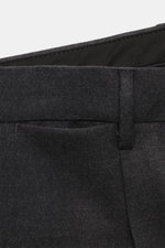 Close-up front view of the waistband and pocket of the Tagliatore Suit 'Vesuvio' dark grey melange trousers made from pure Super 120's virgin wool, soft touch, Slim Fit.