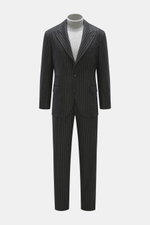 Brunello Cucinelli Anzug dunkelgrau/hellgrau gestreift, frontale Ansicht, Unconstructed-Sakko Slim Fit mit Chalk-Stripes, Regular Fit Hose aus Wolle-Cashmere.