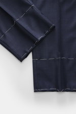 Brioni Anzug 'Brunico' navy meliert, Detailaufnahme von Ärmel und Saum, reine Wolle, Slim Fit, Tailliertes Sakko mit fallendem Revers, offene Ärmelabschlüsse.