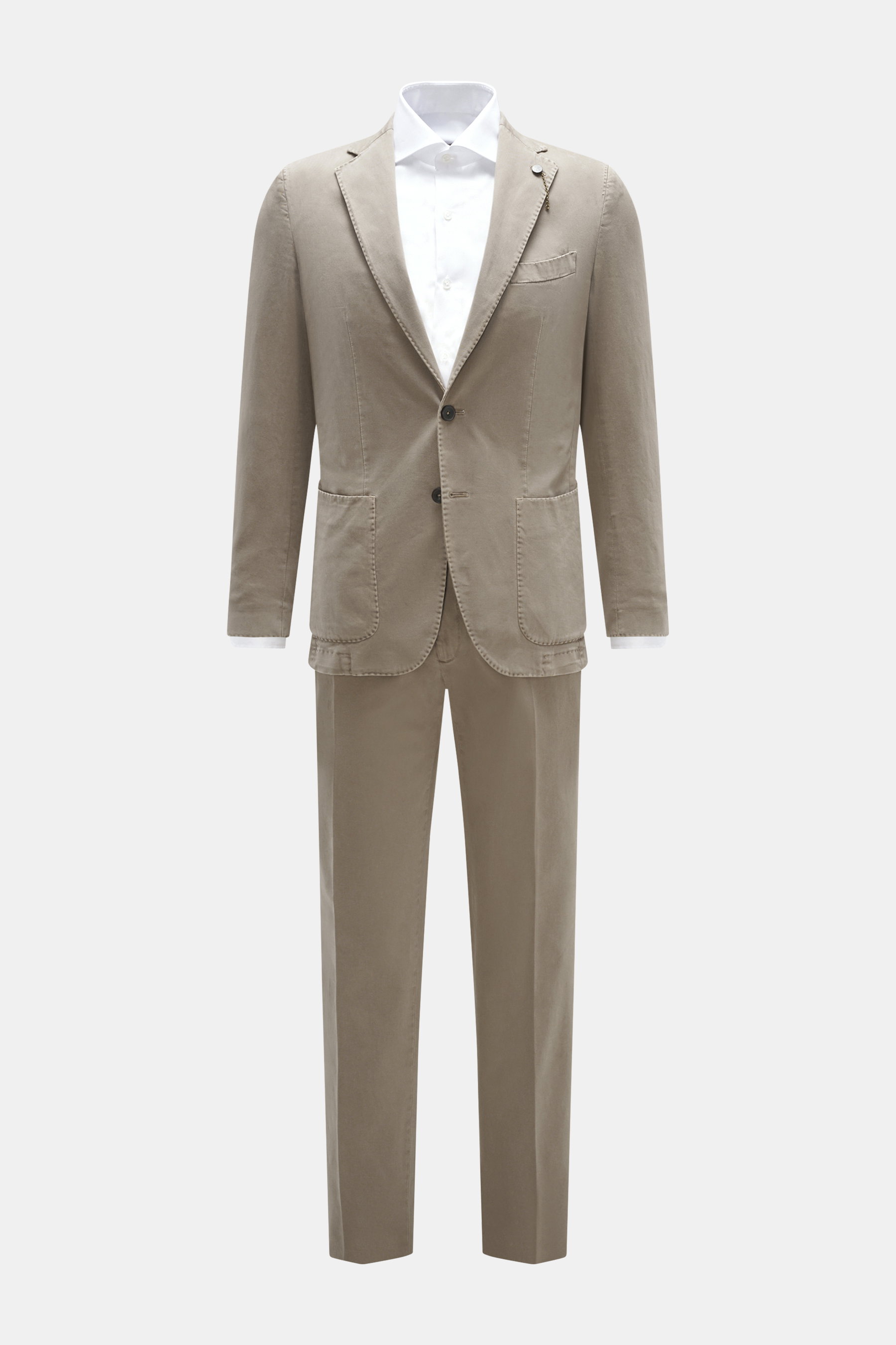 Santaniello Anzug taupe aus Baumwoll-Twill, Slim Fit, frontale Ansicht mit tailliertem Sakko, fallendem Revers, zwei Innentaschen, schmal zulaufender Hose.