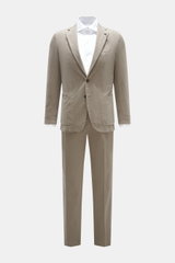 Santaniello Anzug taupe aus Baumwoll-Twill, Slim Fit, frontale Ansicht mit tailliertem Sakko, fallendem Revers, zwei Innentaschen, schmal zulaufender Hose.