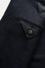 Tom Ford Sakko 'Shelton' anthrazit/blau meliert, Detailansicht Brusttasche mit Knopf, Woll-Seide Mix, weicher Griff, Slim Fit, Spitzrevers.