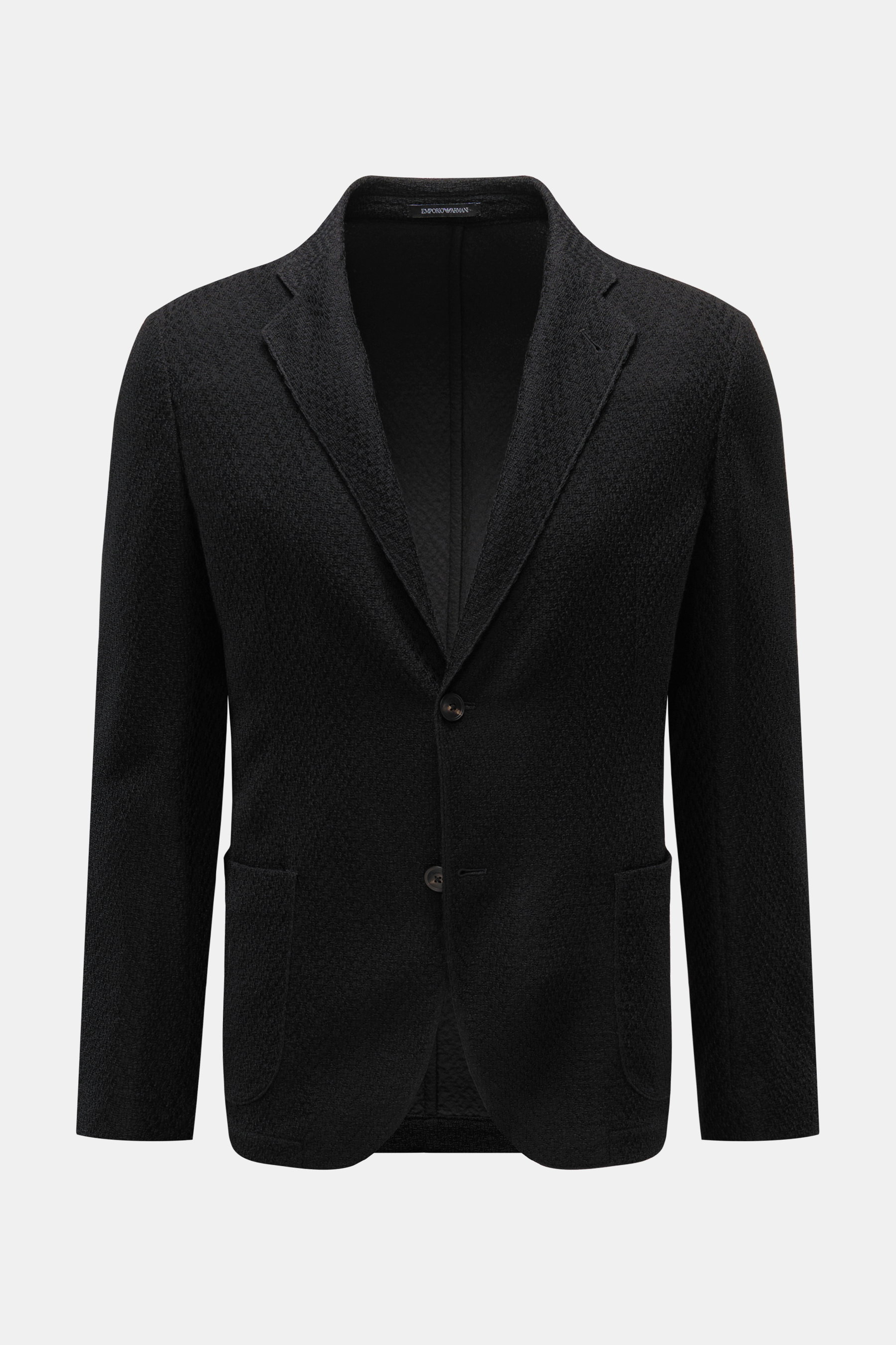 Emporio Armani Strickblazer schwarz, Slim Fit, luftiger Woll-Strukturstrick, Zwei-Knopf-Stil, fallendes Revers, Hüfttaschen, frontal fotografiert.