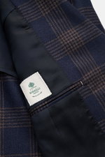 Nahaufnahme des halb gefütterten Borrelli Sakko 'Procida' dunkelblau/beige kariert von innen, mit Innentaschen, stabilem Woll-Seide-Leinen-Mix und Slim Fit Schnitt.