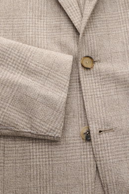 Alt tag (125 characters max):
Close-up of Borrelli Smart-casual jacket 'Procida' beige/light grey checked, showing fabric texture, buttons, and sleeve detail.

Extended description incorporating provided content:
<p>This unconstructed smart-casual jacket 