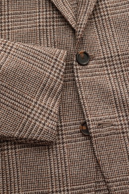 Nahaufnahme des Cesare Attolini Cashmere Sakko braun/beige kariert mit Glencheck, Slim Fit, tailliertem Drei-Knopf-Stil und fallendem Revers.