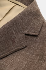 Close-up front view of the Stile Latino Smart-casual jacket 'Vincenzo' dark brown mottled wool-linen blend with step lapel.

Description:  
<p>The classic smart-casual jacket 'Vincenzo' by STILE LATINO has bags of Italian character: effortlessly create ch