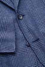 Sipario Sakko 'Ginza' graublau/schwarz kariert, Detailfoto von vorne, leichter Leinen-Seide-Mix, Glencheck, Slim Fit, drei Knöpfe, Brust- und Hüfttaschen.