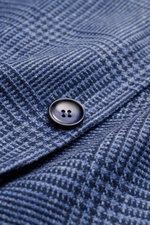 Sipario Sakko 'Ginza' graublau/schwarz kariert, Detailaufnahme Knopf und Glencheck-Stoff aus Leinen-Seide-Mix, leichte Qualität, Slim Fit.