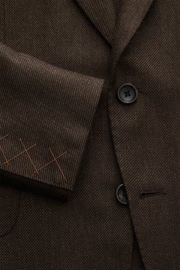 Close-up front view of Zegna Smart-casual jacket dark brown with two-button closure, step lapel, and finely woven cashmere, silk, and linen fabric.

Description: <p>The two-button smart-casual jacket by ZEGNA made of cashmere and silk with linen content e