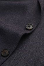Close-up front view of the Corneliani Blazer grey pattern showing dark buttons and fine tonal herringbone silk-cashmere fabric.

<p>Stylish through the new season: crafted with optimal fit by Italian master CORNELIANI, this blazer is made from a fine si
