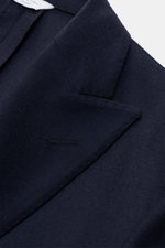 Boglioli Sakko 'K. Jacket' navy aus reiner Wolle, Slim Fit, tailliert, mit markanter Leinwandbindung, Spitzrevers, Detailaufnahme von oben.