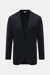 Boglioli Sakko dark navy, frontale Ansicht, reine Schurwolle, softer Griff, feiner tonaler Fischgrat, Slim Fit, taillierter Zwei-Knopf-Stil, fallendes Revers, klassische Brusttasche, aufgesetzte Hüfttaschen, Kissing Buttons, rückwärtige Seitenschlitze, Un