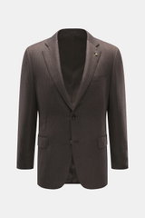 Front view of Belvest Cashmere blazer dark brown, slim fit with pure cashmere, very soft feel, tonal herringbone weave, tailored two-button style, notched lapel with brand-typical pin, classic breast pocket, hip pockets with flap, unfinished sleeve cuffs,