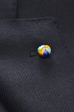 Close-up front view of Belvest Cashmere Blazer navy showcasing pure cashmere fabric, soft feel, slim fit, tailored two-button style, notched lapel with brand-typical pin, classic breast pocket, hip pockets with flap, unfinished sleeve cuffs, rear side ven